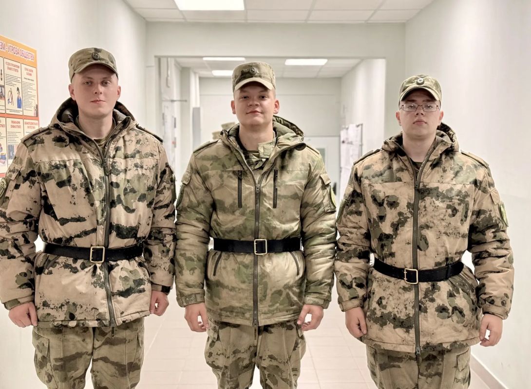 Участие в голосовании приняли военнослужащие по призыву из калининградского специального моторизованного полка, мурманского морского отряда и сыктывкарского Центра подготовки личного состава Северо-Западного округа Росгвардии Участие в голосовании приняли военнослужащие по призыву из калининградского специального моторизованного полка, мурманского морского отряда и сыктывкарского Центра подготовки личного состава Северо-Западного округа Росгвардии