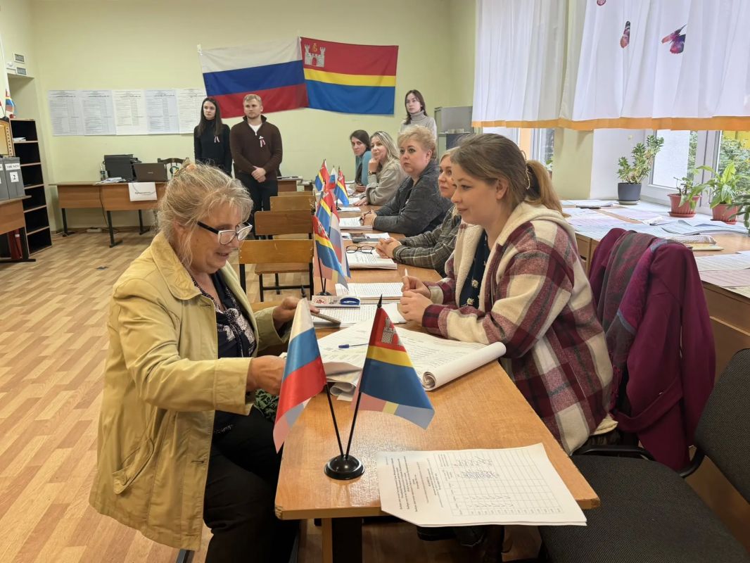 Елена Дятлова: Дорогие земляки! До окончания голосования остаётся меньше шести часов Елена Дятлова: Дорогие земляки! До окончания голосования остаётся меньше шести часов