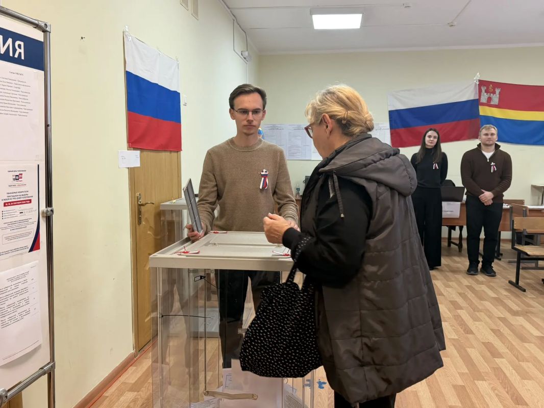 Осталось всего два часа, чтобы проголосовать на выборах! В 20:00 закроются все избирательные участки и завершится дистанционное электронное голосование Осталось всего два часа, чтобы проголосовать на выборах! В 20:00 закроются все избирательные участки и завершится дистанционное электронное голосование