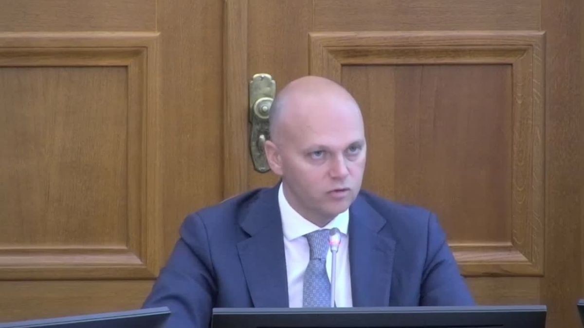 Алексей Беспрозванных поручил обеспечить бесперебойное снабжение жителей льготными лекарствами