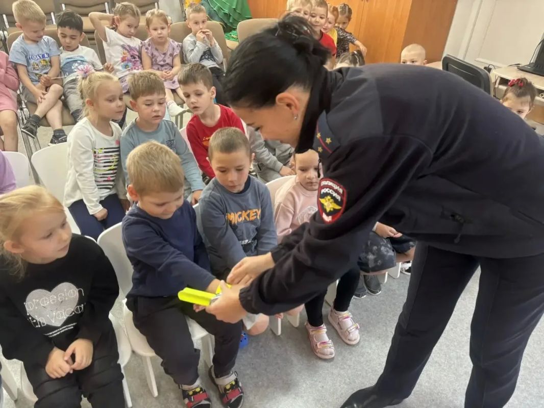 В гостях у самых маленьких: урок ПДД в детском саду №1 города Черняховска В гостях у самых маленьких: урок ПДД в детском саду №1 города Черняховска