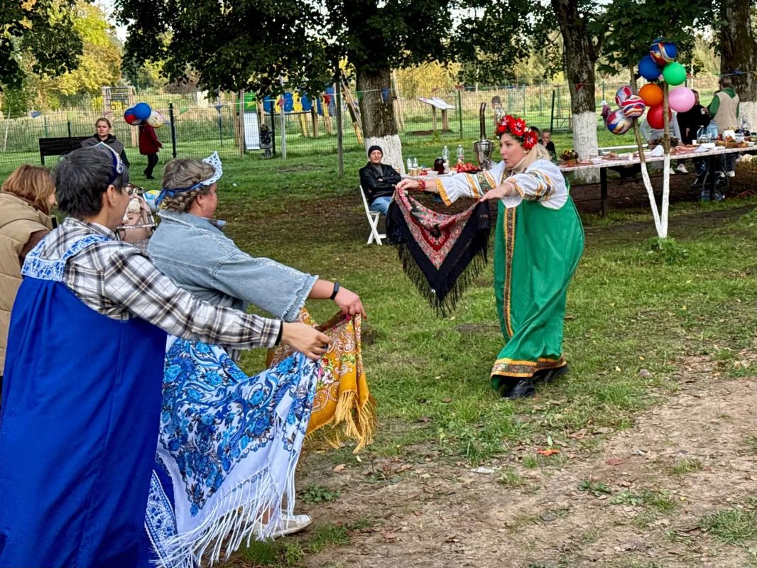 В посёлке Большое Село Неманского округа прошёл праздник русской культуры «В деревне жить!» В посёлке Большое Село Неманского округа прошёл праздник русской культуры «В деревне жить!»