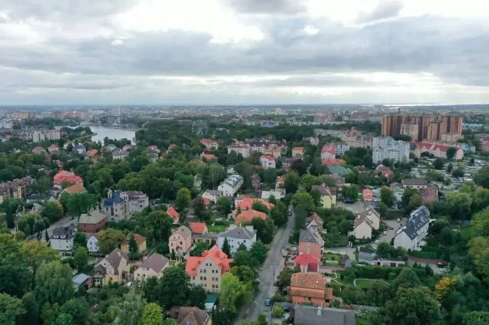 Пенсионер из Светлого отсудил 100 тысяч рублей после падения на скользком тротуаре