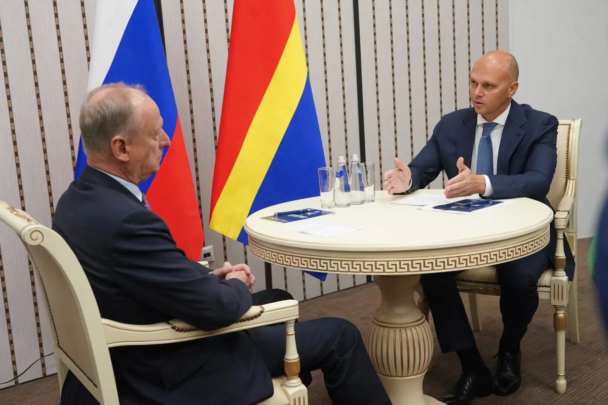 Алексей Беспрозванных: Спасибо помощнику Президента Николаю Платоновичу Патрушеву за поддержку инициативы по проведению форума Алексей Беспрозванных: Спасибо помощнику Президента Николаю Платоновичу Патрушеву за поддержку инициативы по проведению форума