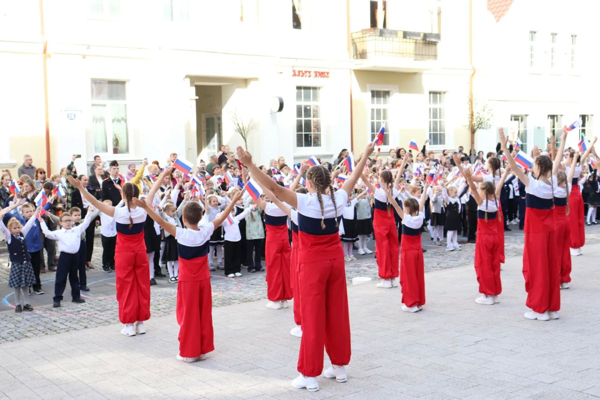 Вместе в новый путь. 355 первоклассников Черняховского округа торжественно вступили в ряды «Орлят России» Вместе в новый путь. 355 первоклассников Черняховского округа торжественно вступили в ряды «Орлят России»
