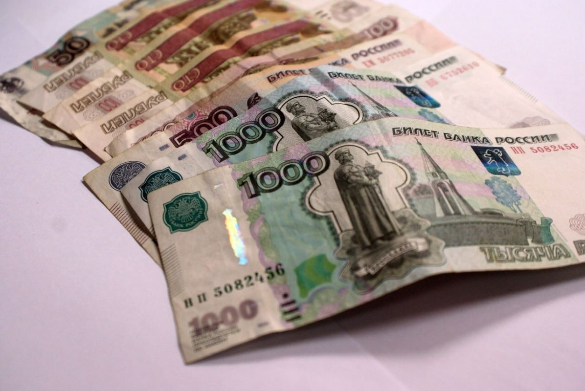 Реальные зарплаты в Калининградской области в июле сократились на 3,5%