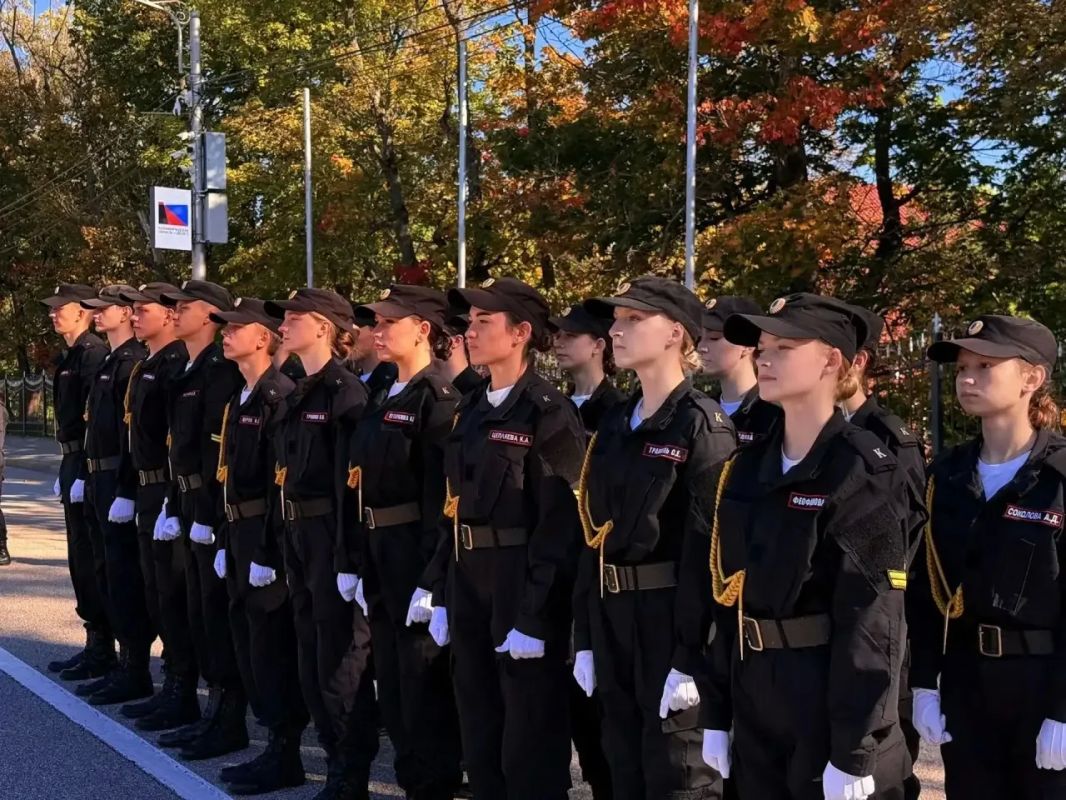 Полицейские приняли участие в торжественной церемонии принятия присяги юными калининградцами