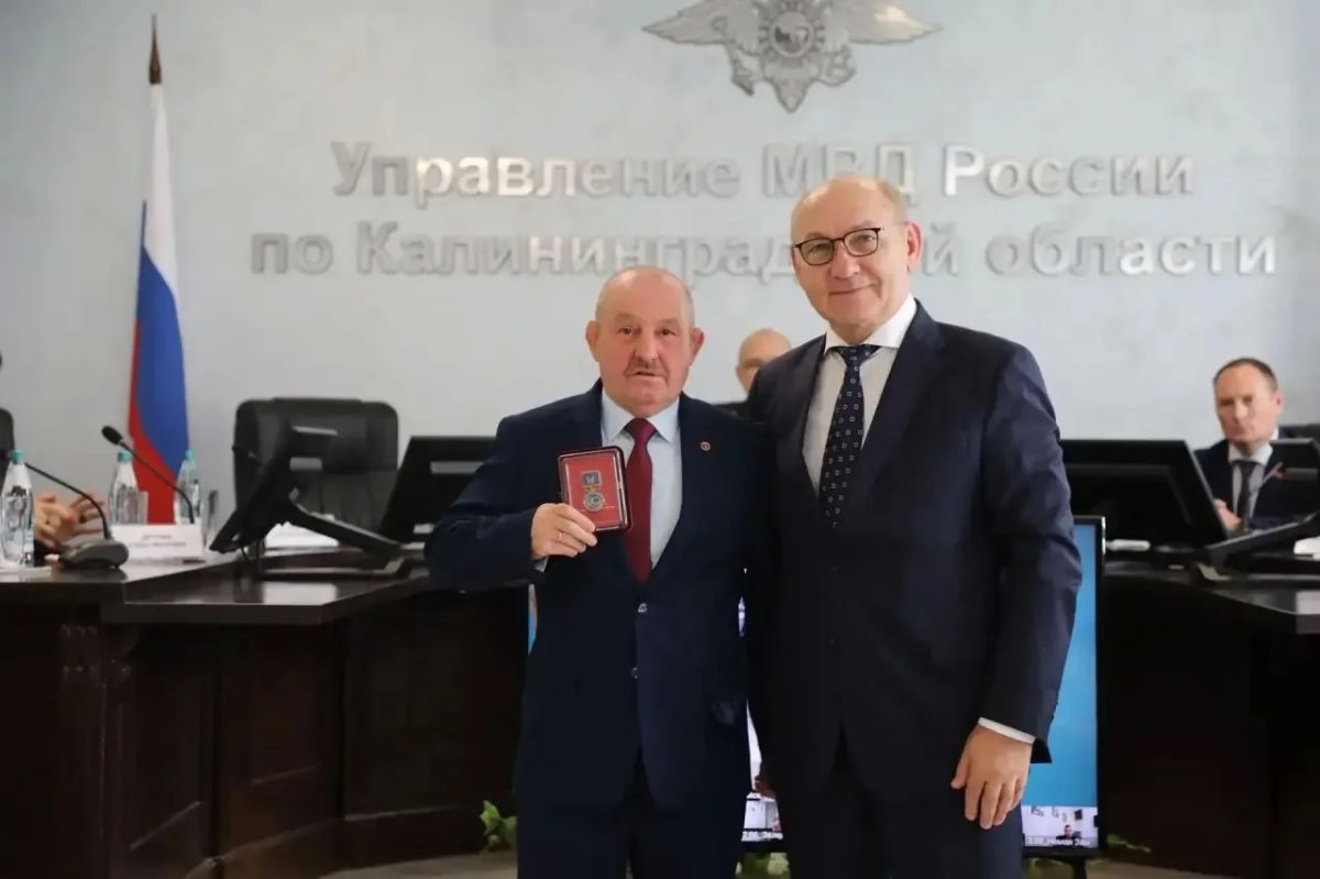 В УМВД России по Калининградской области поздравили с профессиональным праздником сотрудников уголовного розыска В УМВД России по Калининградской области поздравили с профессиональным праздником сотрудников уголовного розыска