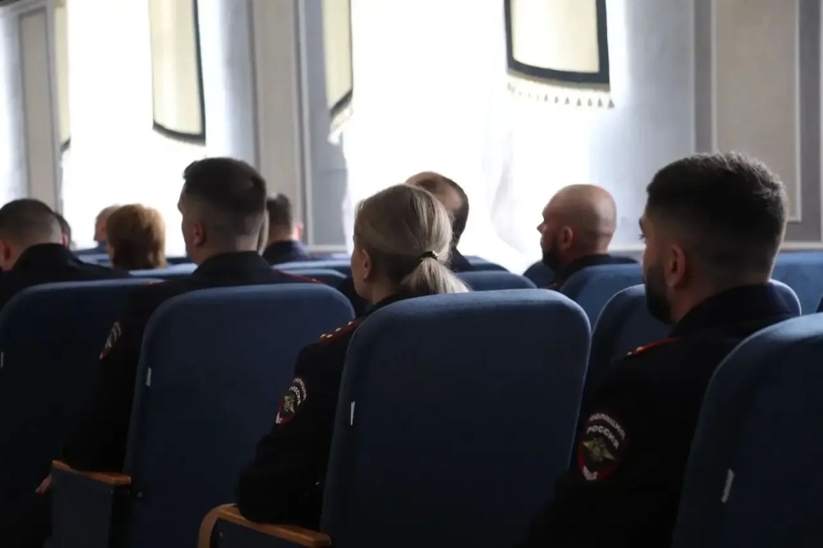 В УМВД России по Калининградской области поздравили с профессиональным праздником сотрудников уголовного розыска В УМВД России по Калининградской области поздравили с профессиональным праздником сотрудников уголовного розыска