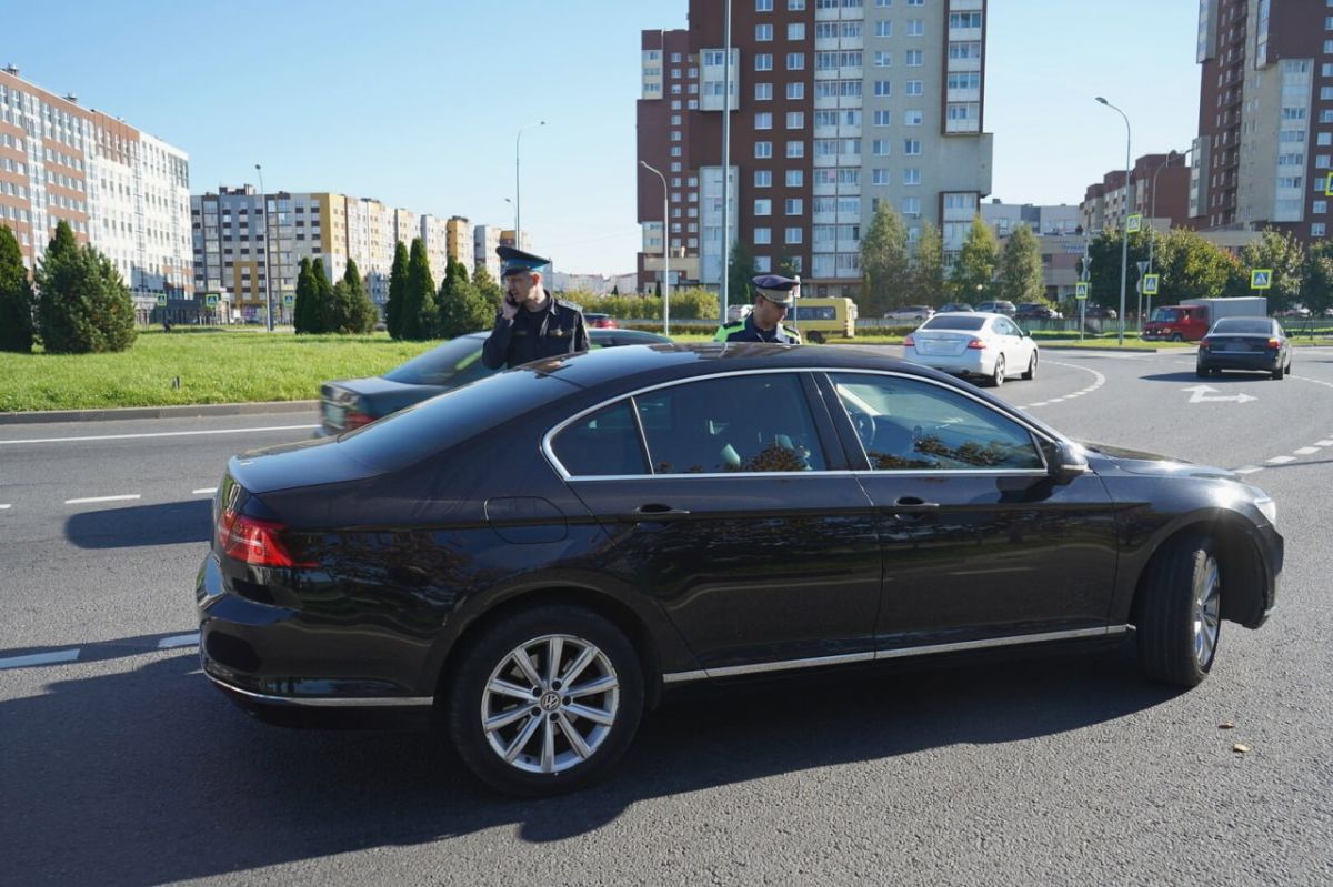 Приставы за 1,5 часа на Сельме вычислили трёх должников и арестовали их машины Приставы за 1,5 часа на Сельме вычислили трёх должников и арестовали их машины