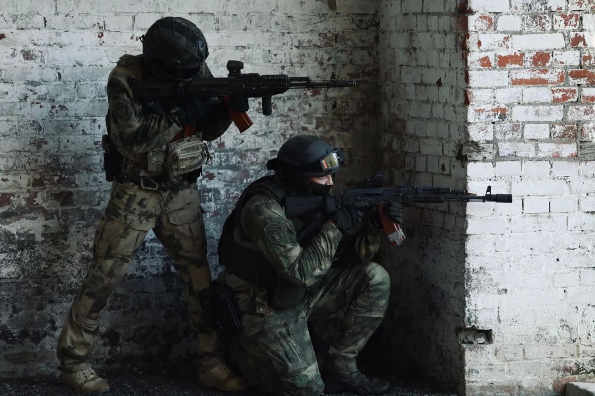 Сотрудники ОМОН «Град» Управления Росгвардии по Калининградской области провели комплекс занятий в полевых условиях для совершенствования профессиональных навыков Сотрудники ОМОН «Град» Управления Росгвардии по Калининградской области провели комплекс занятий в полевых условиях для совершенствования профессиональных навыков