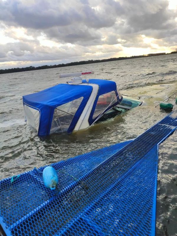 Очевидец: во Взморье во время шторма затонули две яхты