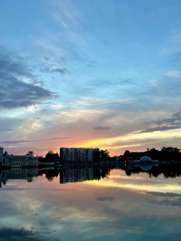 Даже самый пасмурный день может закончиться ярко
