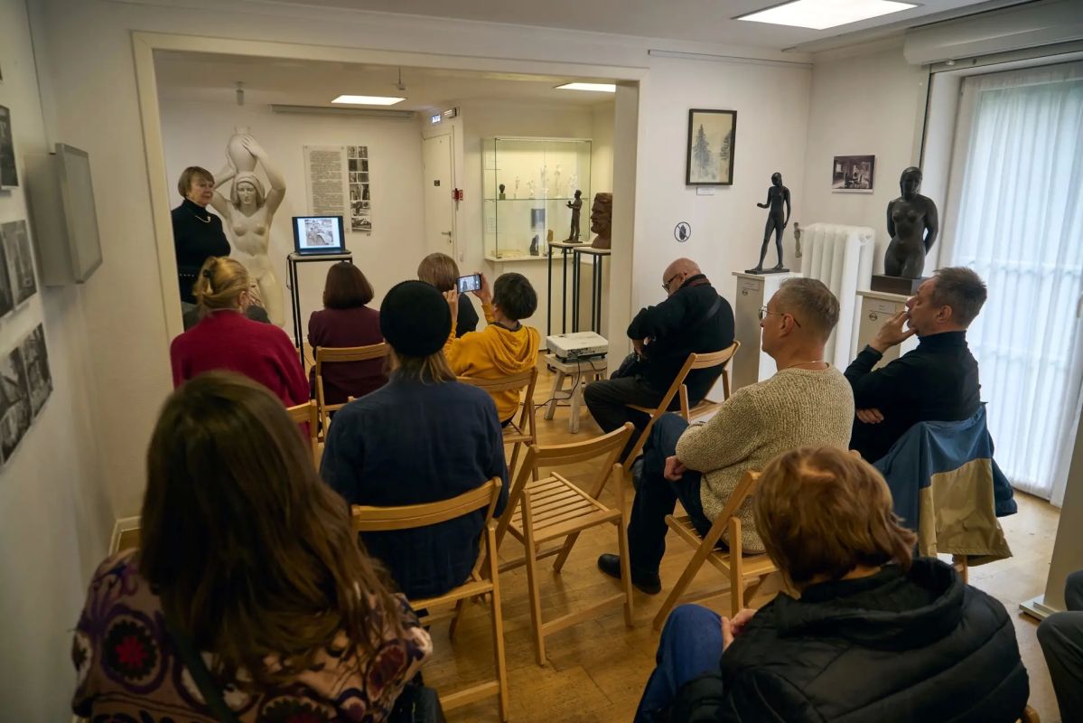 Память, воплощённая в скульптуре: итоги пленэра «Человек в океане жизни» в Доме-музее Г. Брахерта Память, воплощённая в скульптуре: итоги пленэра «Человек в океане жизни» в Доме-музее Г. Брахерта