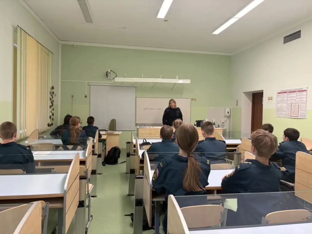 «Дорожные ловушки» и питбайки: о чём говорили со школьниками Краснознаменска