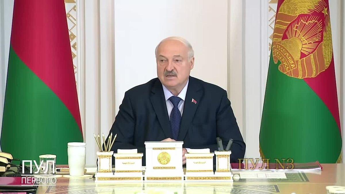 Лукашенко — о том, зачем Белоруссия готовится к войне: