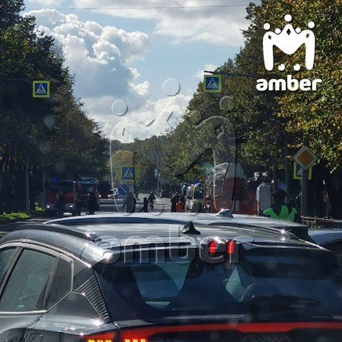 Часть дороги на Невского от Артиллерийской до Сержантской перекрыта из-за пожарных учений в общаге БФУ