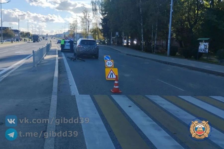 В Гурьевске 12-летнего подростка с велосипедом сбили на пешеходном переходе