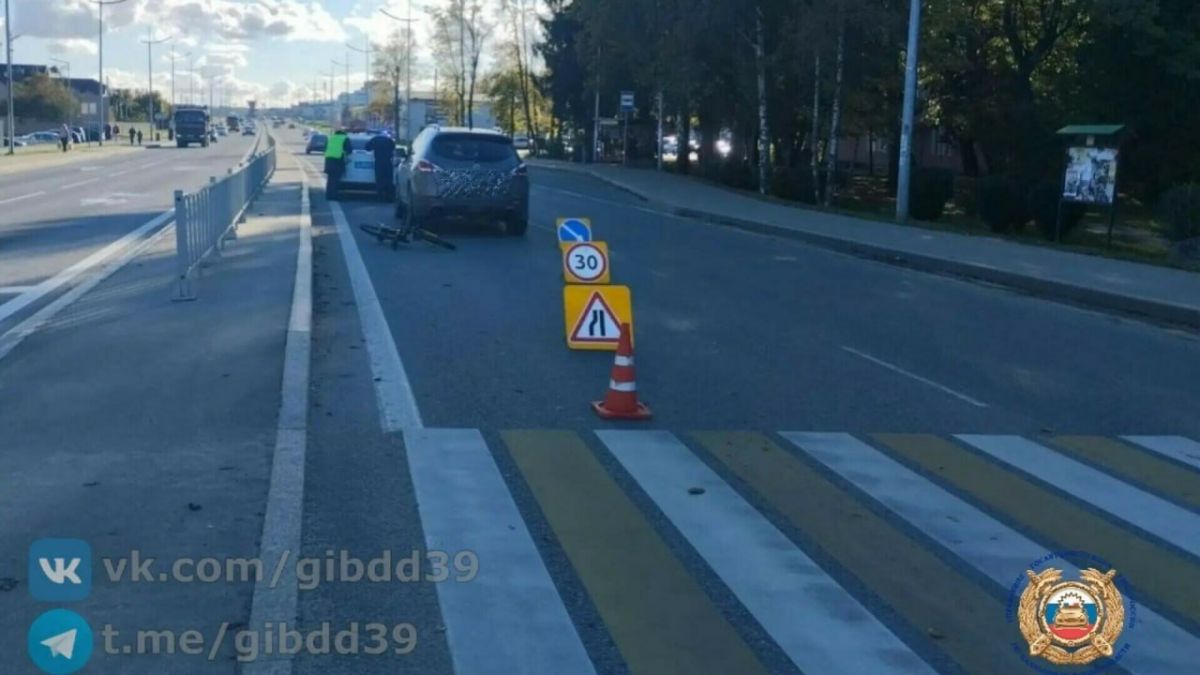 В Гурьевске Nissan сбил школьника на зебре — ребёнка госпитализировали