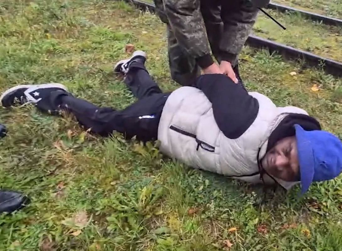 Под Калининградом пограничники задержали бежавшего в Польшу иностранца Под Калининградом пограничники задержали бежавшего в Польшу иностранца