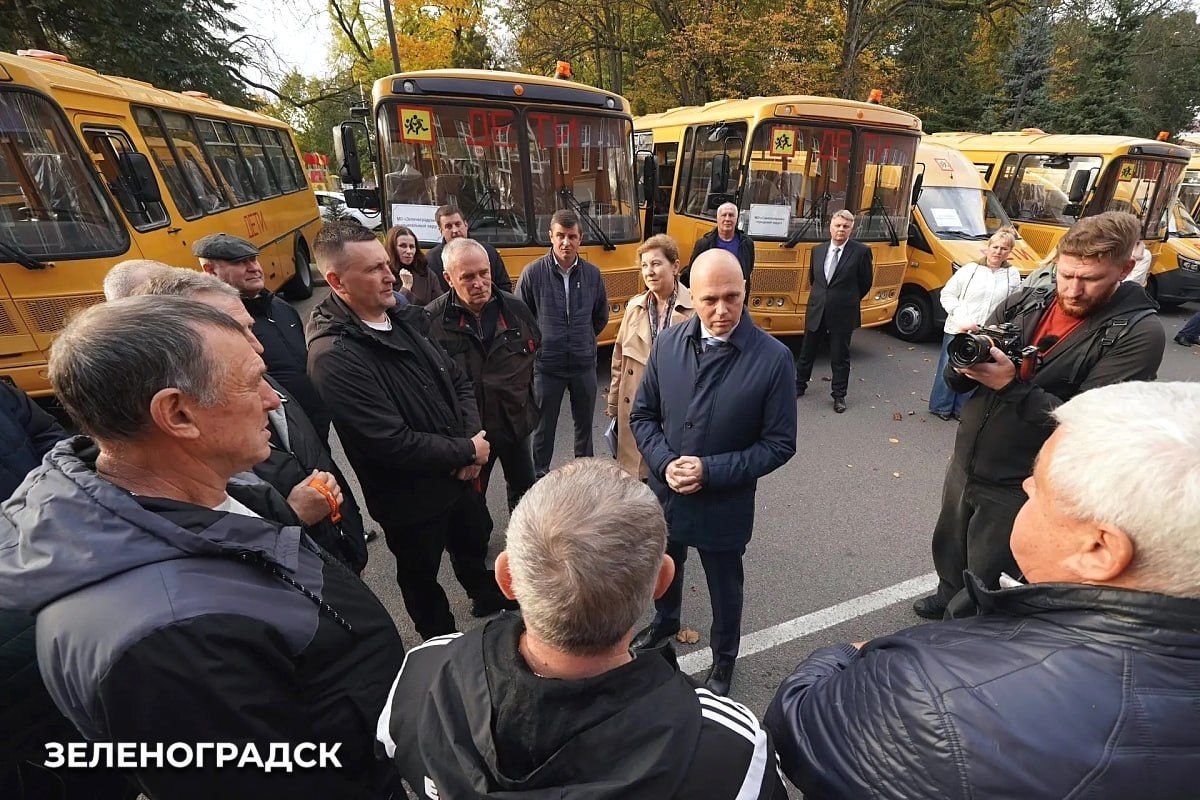 Автопарк школы в Романово пополнили два новых автобуса — ПАЗ и «Газель», оборудованные навигацией ГЛОНАСС/GPS Автопарк школы в Романово пополнили два новых автобуса — ПАЗ и «Газель», оборудованные навигацией ГЛОНАСС/GPS