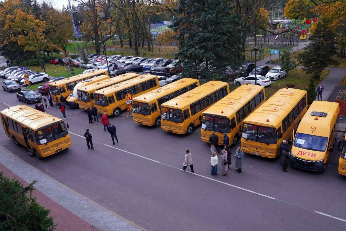 В муниципалитеты Калининградской области передали новые школьные автобусы В муниципалитеты Калининградской области передали новые школьные автобусы