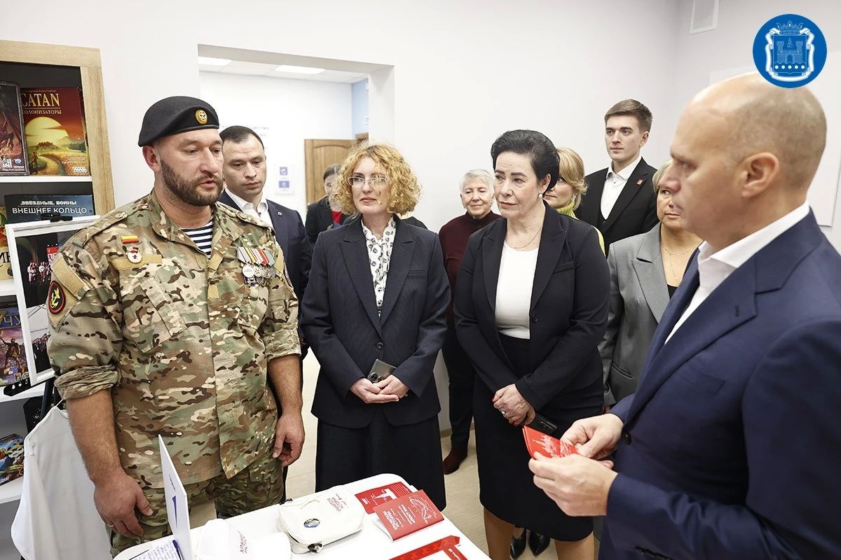 Алексей Беспрозванных посетил новое молодёжное пространство «Дом семьи» в Калининграде Алексей Беспрозванных посетил новое молодёжное пространство «Дом семьи» в Калининграде
