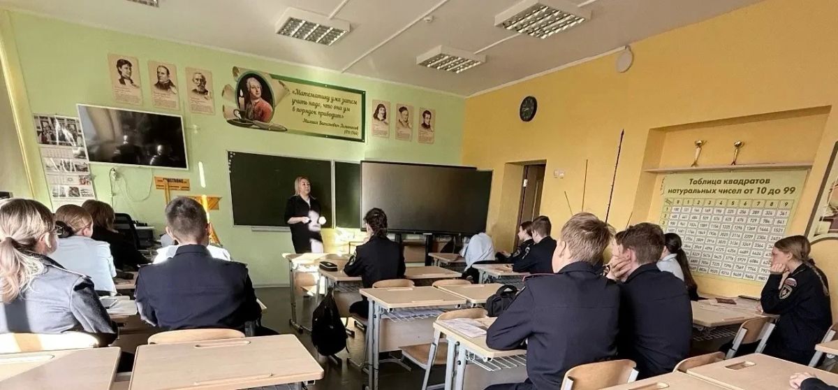 Сотрудники отделения Госавтоинспекции города Светлый провели профилактическую беседу с учащимися 7 класса МБОУ СОШ № 2 пос