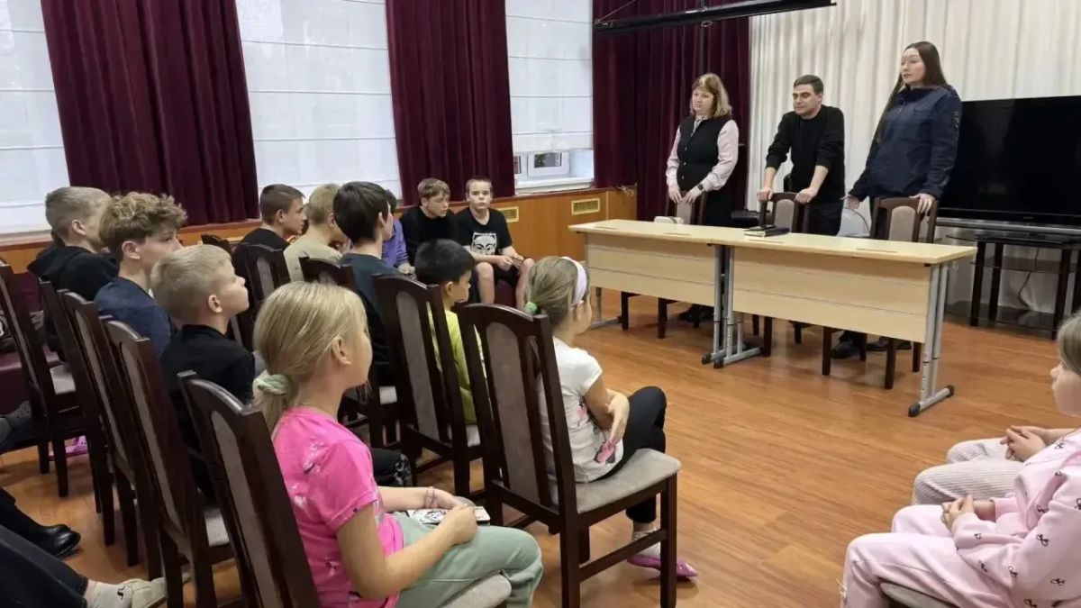 Диалог на равных: в Правдинске полицейские и психологи провели встречу с воспитанниками центра «Берег Надежды»