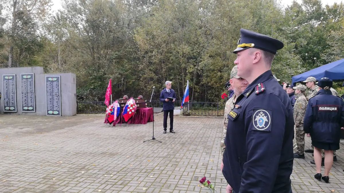 Военные следователи Балтийского флота приняли участие в церемонии перезахоронения останков советских воинов Военные следователи Балтийского флота приняли участие в церемонии перезахоронения останков советских воинов