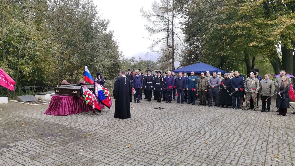 Военные следователи Балтийского флота приняли участие в церемонии перезахоронения останков советских воинов Военные следователи Балтийского флота приняли участие в церемонии перезахоронения останков советских воинов