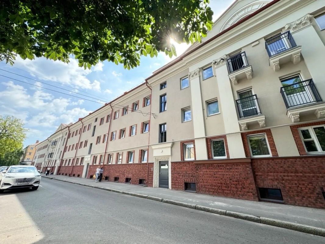 В Калининграде отремонтировали дом, где функционализм 1920-х соединился со сталинской архитектурой В Калининграде отремонтировали дом, где функционализм 1920-х соединился со сталинской архитектурой
