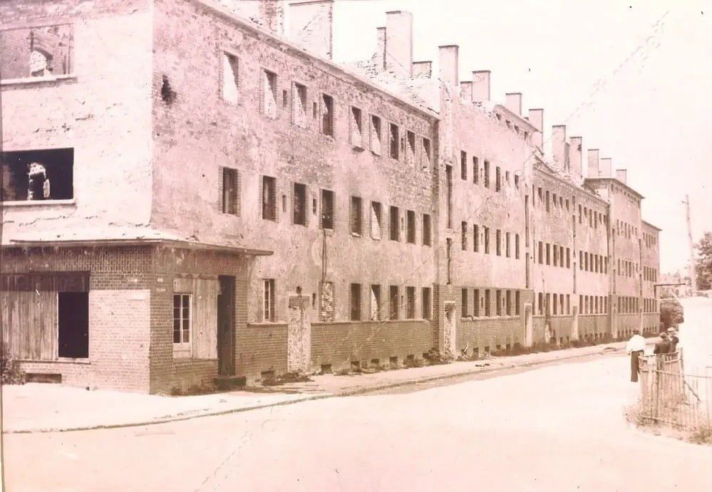В Калининграде отремонтировали дом, где функционализм 1920-х соединился со сталинской архитектурой