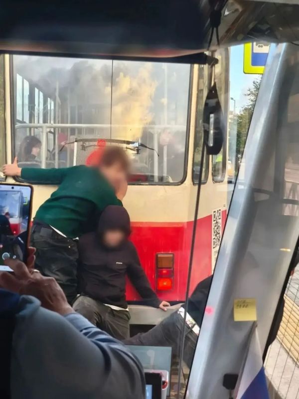 «Калининград-ГорТранс» просит родителей подростков провести с ними беседу на тему зацепинга