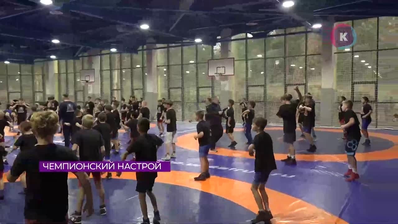 Борец Арсен Балаян провёл встречу с детьми после второго мирового золота